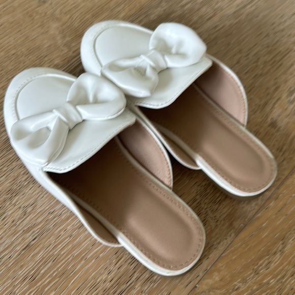***LIKE NEW*** toddler dress slides - Picture 3 of 3